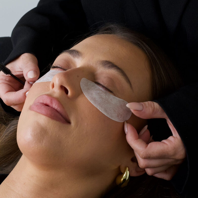Eye pad lash treatment close-up